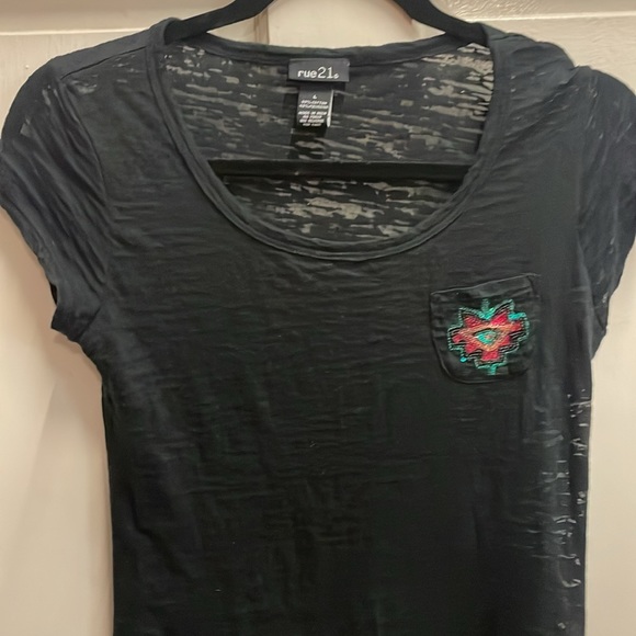 Rue 21 formfitting, black, sheer cap sleeve tee with front finger pocket details - Picture 4 of 6